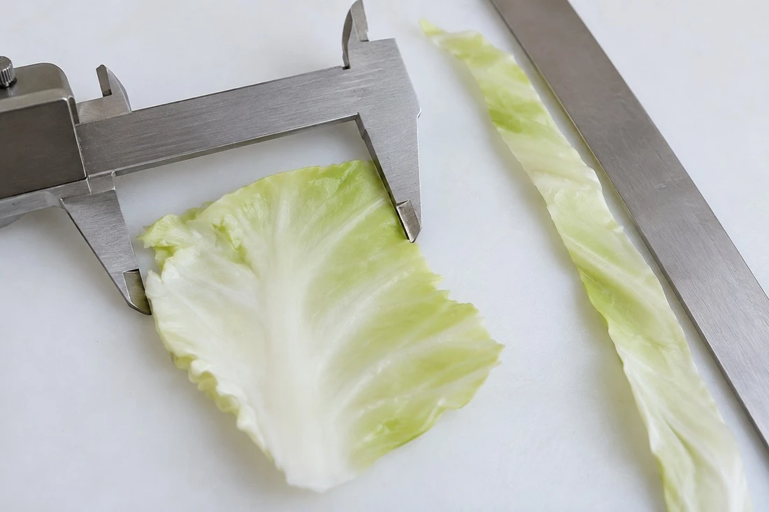 Cabbage piece width assessed with a caliper Cabbage piece width assessed with a caliper