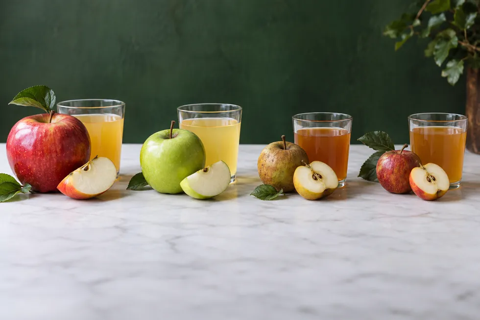 Different apple types and their juice samples