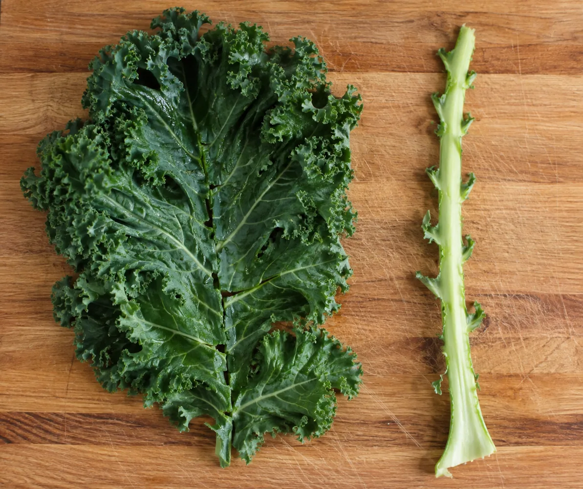 Kale leaf and stem separation