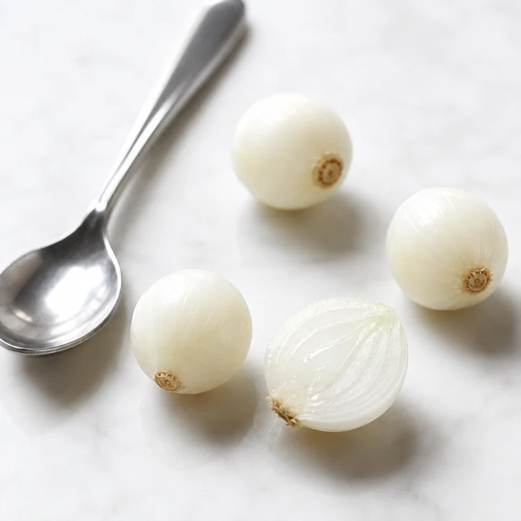 pearl-onion-peeled-pearl-onion-whole-bulb-detail pearl-onion-peeled-pearl-onion-whole-bulb-detail
